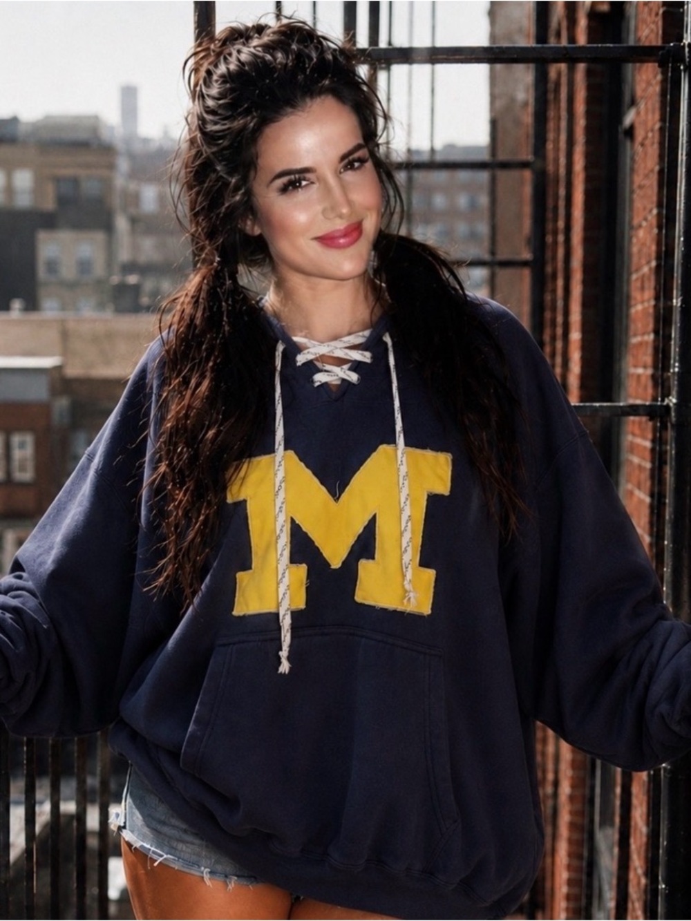 Vintage 90s Michigan Wolverines Lace Up Hoodie Boxy XL
